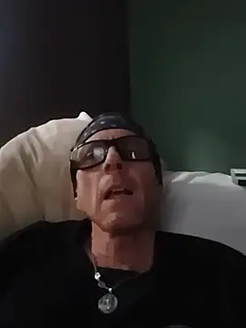 Snapshot of Sparky101 chatting on July 16, 11:22 pm Sparky101 online show from July 16, 11:22 pm
