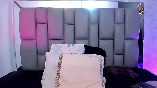  MiaBrown  online show from February 19, 6:21 pm