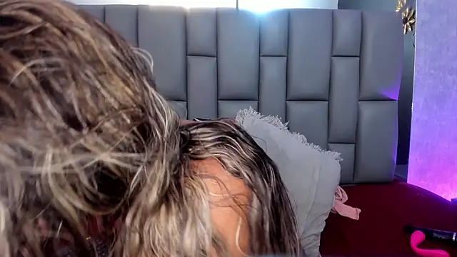  MiaBrown  online show from March 11, 6:19 pm