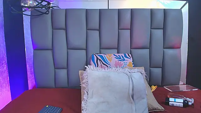  MiaBrown  online show from September 11, 12:05 pm