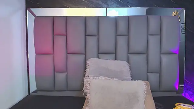  MiaBrown  online show from November 19, 12:05 pm