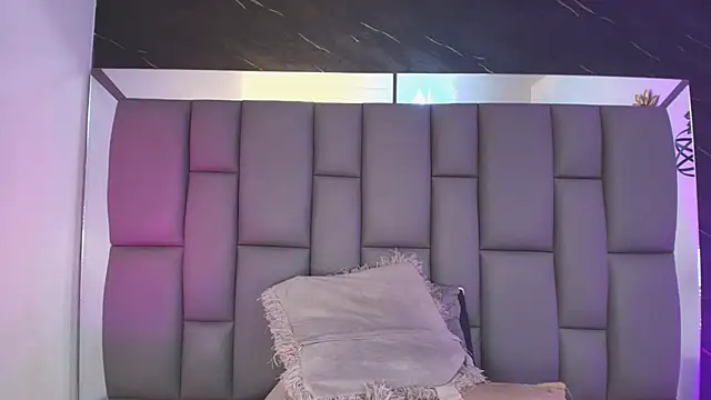  MiaBrown  online show from March 10, 12:10 pm