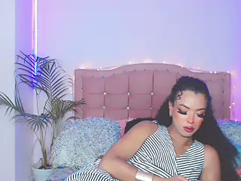 Snapshot of Tanedra_collings chatting on January 16, 5:53 am Tanedra collings online show from January 16, 5:53 am