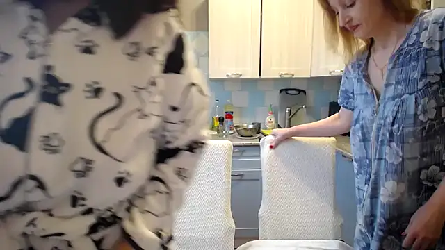 DonnaMagdalena online show from December 12, 7:52 am