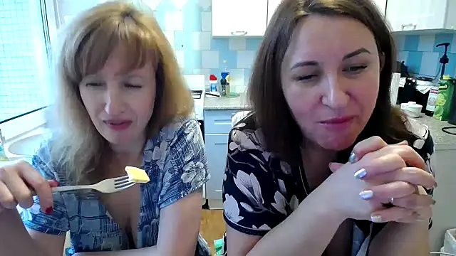 DonnaMagdalena online show from December 25, 9:24 am