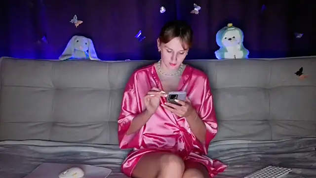 Snapshot of intolerable_girl chatting on November 13, 8:41 pm intolerable girl online show from November 13, 8:41 pm