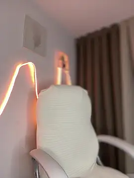 Snapshot of Merloth chatting on February 25, 1:59 am Merloth online show from February 25, 1:59 am