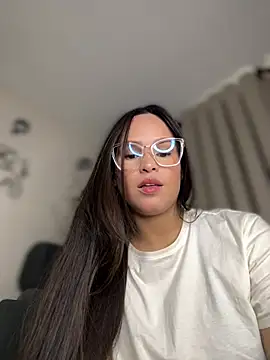Snapshot of Merloth chatting on July 18, 9:40 pm Merloth online show from July 18, 9:40 pm