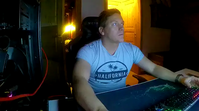 supergirly199 online show from February 12, 10:15 pm