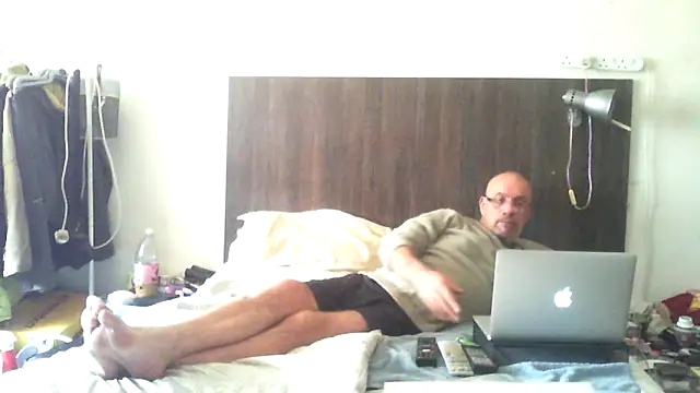 Snapshot of dazuk4513 chatting on May 11, 4:04 pm dazuk4513 online show from May 11, 4:04 pm