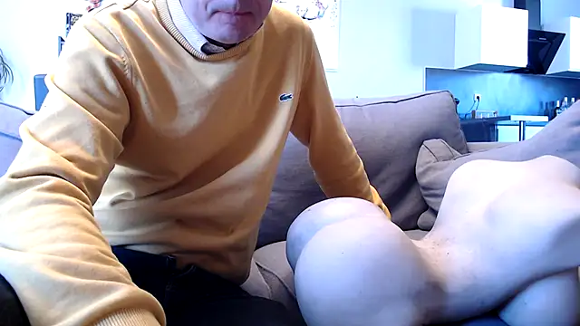 freddy0222222 online show from April 15, 11:06 am