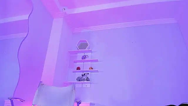 CamileHolmes online show from March 3, 7:32 am