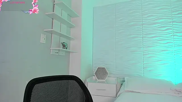 Snapshot of CamileHolmes chatting on February 27, 4:56 am CamileHolmes online show from February 27, 4:56 am