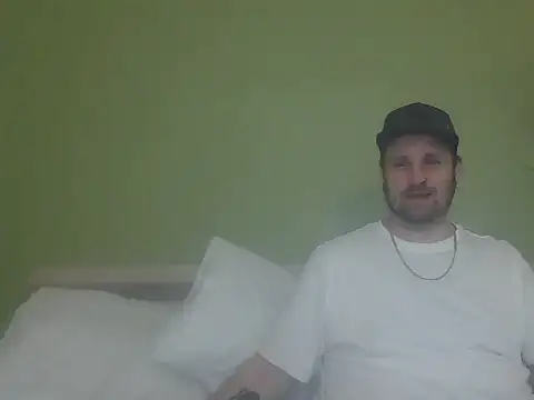 BlueEyedGuyPNW online show from April 29, 7:53 pm