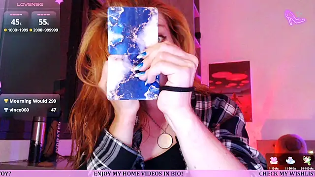 Snapshot of Cassie_Wild chatting on April 6, 12:39 pm Cassie Wild online show from April 6, 12:39 pm