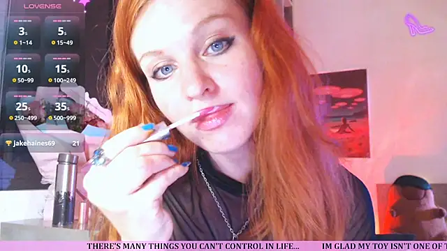 Snapshot of Cassie_Wild chatting on April 19, 12:59 pm Cassie Wild online show from April 19, 12:59 pm
