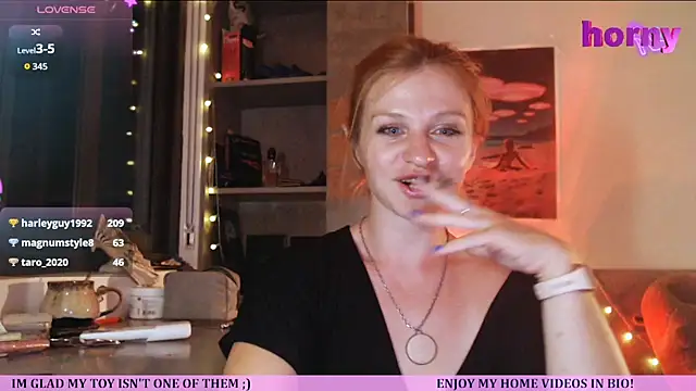 Snapshot of Cassie_Wild chatting on May 18, 2:12 pm Cassie Wild online show from May 18, 2:12 pm