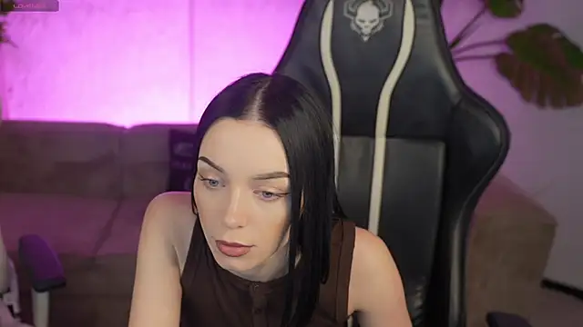 Jasmine Flow online show from April 1, 7:20 am