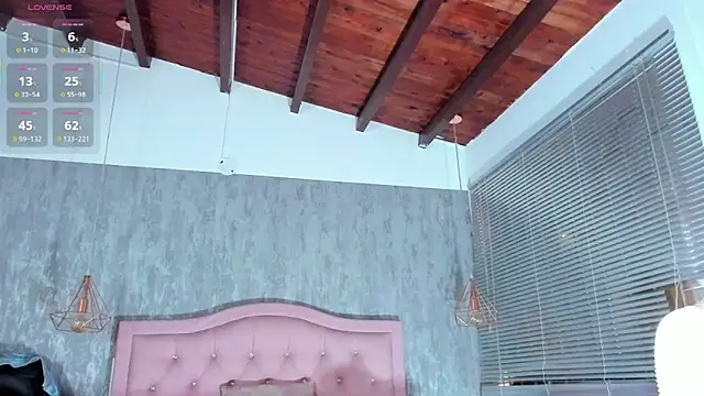 naomidibello online show from March 23, 4:00 pm