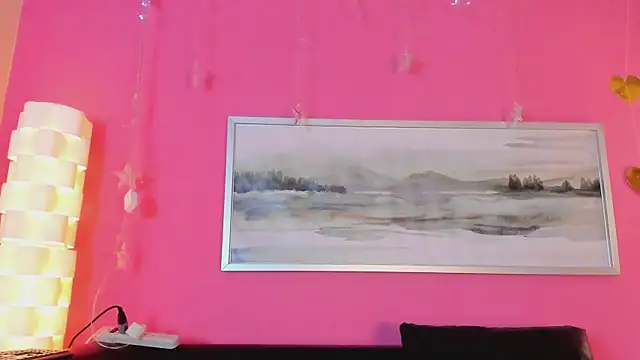 Snapshot of Tiffanysurez_ chatting on September 12, 8:20 pm Tiffanysurez online show from September 12, 8:20 pm