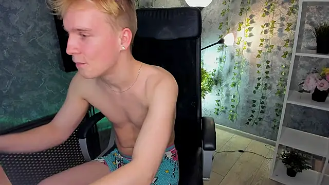 AlexxSweet online show from December 21, 10:39 am