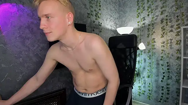 AlexxSweet online show from January 5, 10:10 am