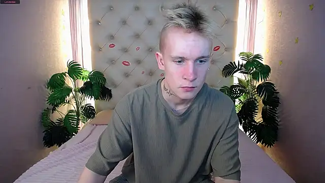 AlexxSweet online show from March 10, 10:48 am