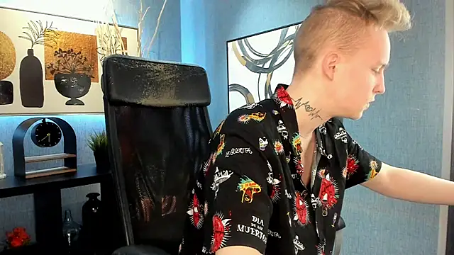 AlexxSweet online show from March 15, 6:36 am