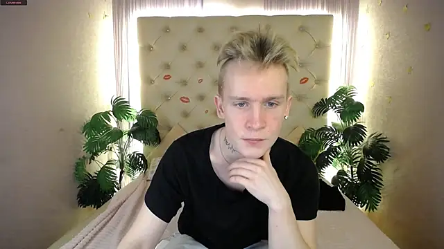 AlexxSweet online show from March 23, 5:10 am