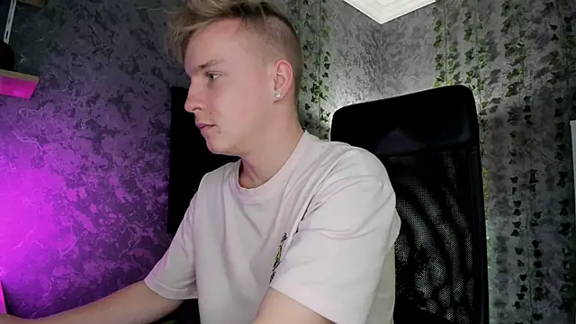 AlexxSweet online show from November 1, 6:59 am