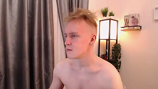 Snapshot of AlexxSweet chatting on May 3, 7:03 am AlexxSweet online show from May 3, 7:03 am