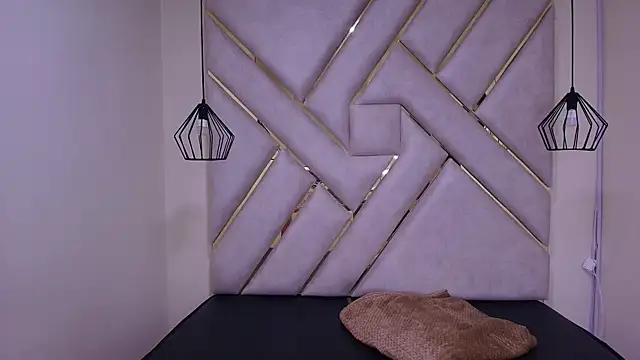 nalalye cruzz  online show from March 22, 3:09 am