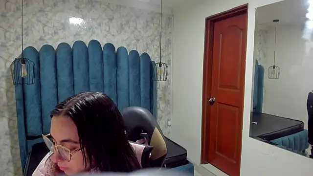 nalalye cruzz  online show from October 19, 3:29 am