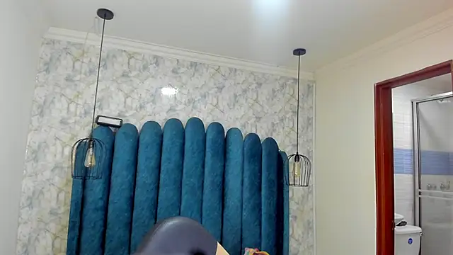 nalalye cruzz  online show from March 19, 2:15 am