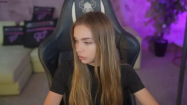 Snapshot of Anabelka054 chatting on November 18, 11:36 am Anabelka054 online show from November 18, 11:36 am