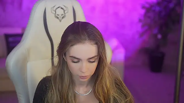 Snapshot of Anabelka054 chatting on December 1, 11:37 am Anabelka054 online show from December 1, 11:37 am