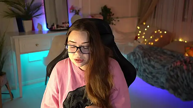 VixenMia online show from February 7, 3:34 am