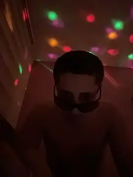 Snapshot of WhiteeMen chatting on November 16, 9:31 pm WhiteeMen online show from November 16, 9:31 pm