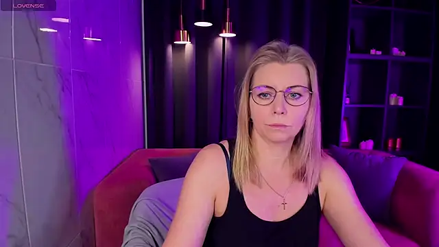 Annie Light online show from March 14, 5:38 am