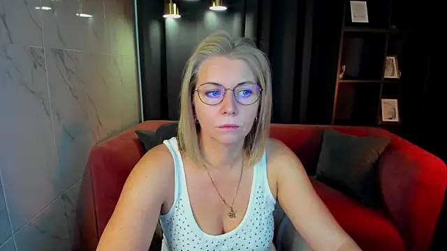 Annie Light online show from September 25, 5:44 am