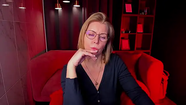 Annie Light online show from February 2, 6:23 am