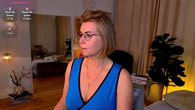 Annie Light online show from June 4, 6:41 am