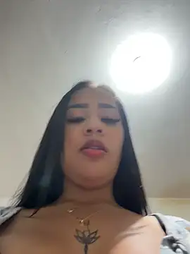 Snapshot of Luisa_Fernandaa chatting on April 19, 3:39 am Luisa Fernandaa online show from April 19, 3:39 am
