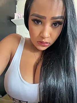 Snapshot of Luisa_Fernandaa chatting on April 29, 6:58 pm Luisa Fernandaa online show from April 29, 6:58 pm