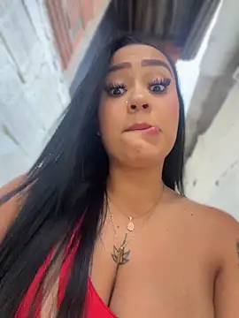Snapshot of Luisa_Fernandaa chatting on May 14, 9:43 pm Luisa Fernandaa online show from May 14, 9:43 pm