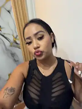Snapshot of Luisa_Fernandaa chatting on May 21, 11:23 pm Luisa Fernandaa online show from May 21, 11:23 pm
