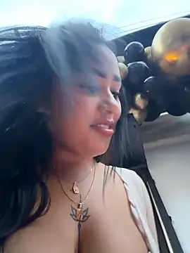 Snapshot of Luisa_Fernandaa chatting on May 23, 11:09 pm Luisa Fernandaa online show from May 23, 11:09 pm