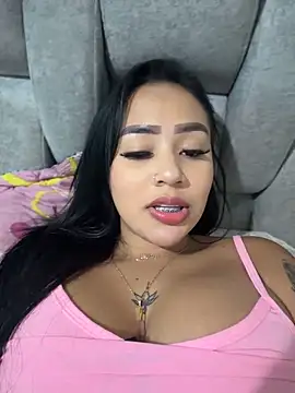 Snapshot of Luisa_Fernandaa chatting on June 6, 3:33 am Luisa Fernandaa online show from June 6, 3:33 am