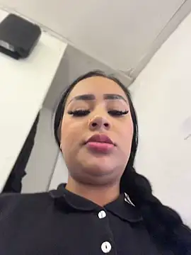 Luisa Fernandaa online show from July 22, 9:39 pm