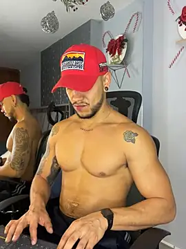 ARON TAYLER01 online show from December 26, 12:38 pm